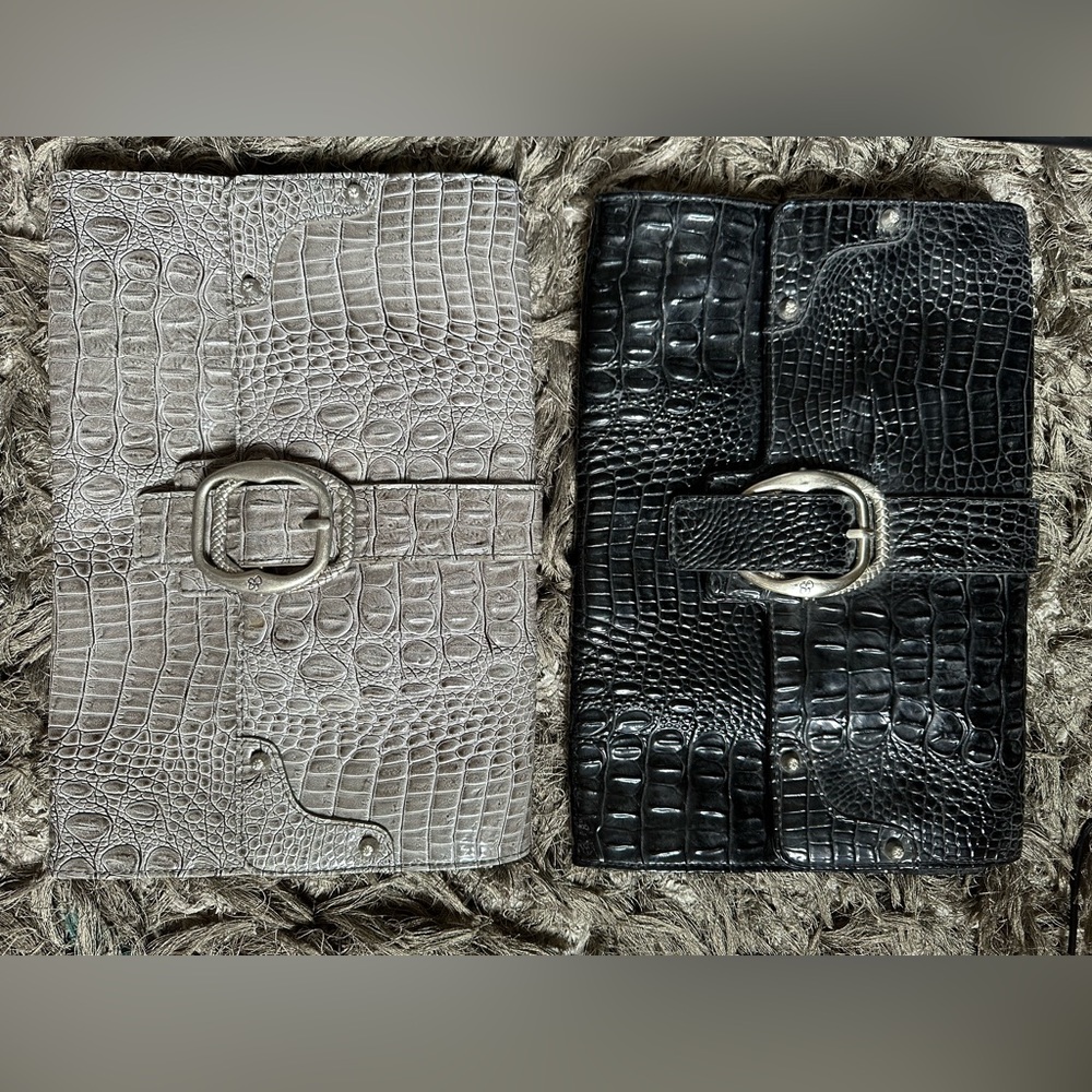 Jessica Simpson clutch